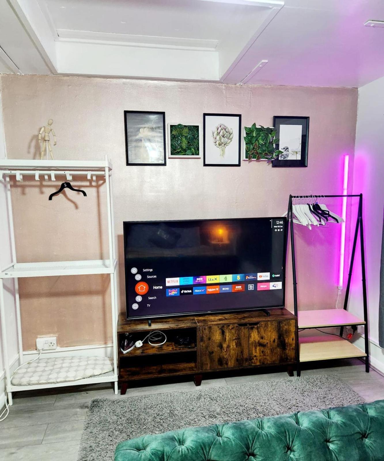 New Deluxe Studio Apt-2 London Ruang foto